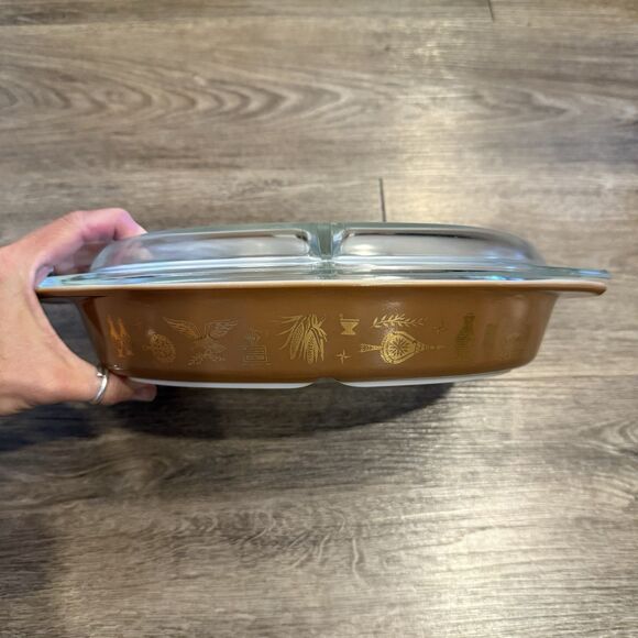 Pyrex 1.5 Qt Divided Casserole Dish Early American Brown Gold with Lid Vintage - Picture 1 of 10